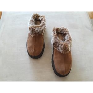 Sketchers Suede Mules Clogs Faux Fur